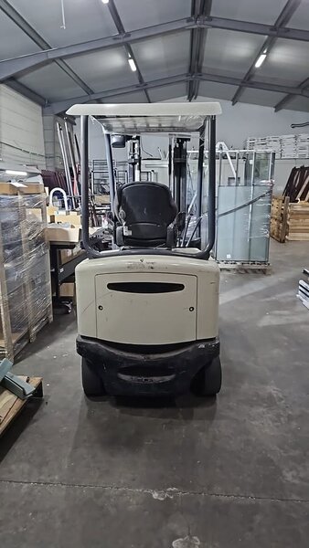Stivuitor electric 2.5 t