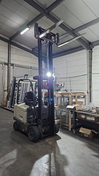 Stivuitor electric 2.5 t